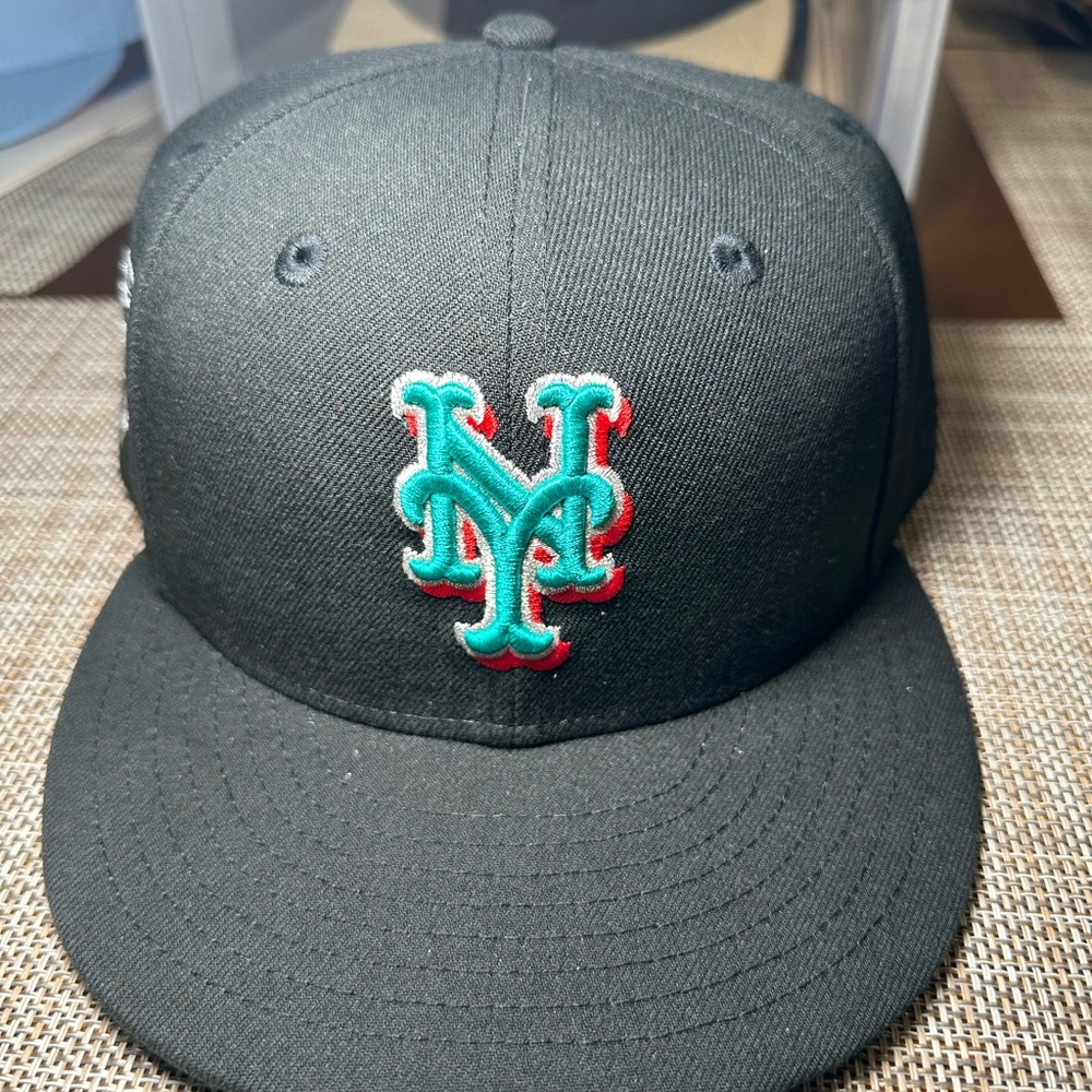 Hat Club Exclusive New York Mets “Emerald Bay”
New without Tags
Size 7 5/8